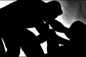 Σε αργία με εντολή Κεραμέως το ανώτερο στέλεχος της εκπαίδευσης που κατηγορείται για βιασμό - Αντιδρά ο Κούγιας