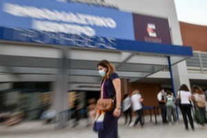 Ο Χρήστος Μάστορας έκανε τη δεύτερη δόση του εμβολίου με Astrazeneca και στέλνει ξεκάθαρο μήνυμα στους αντιεμβολιαστές