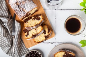 Πετρετζίκης: Κέικ τριπλής σοκολάτας πανεύκολο και πολύ γρήγορο