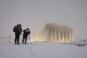"Μήδεια": Στη "μάχη" και ο στρατός για την αποκατάσταση της ηλεκτροδότησης - Χωρίς ρεύμα 4.000 νοικοκυριά στην Κηφισιά