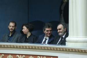 Τα παραλειπόμενα της ορκωμοσίας: Το σαρδάμ του Νικήτα, αντισηπτικά και χωρίς χειραψίες - εικόνα 5