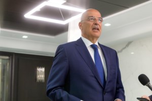 Στο Ερεβάν ο Δένδιας - Συνάντηση με τον ΥΠΕΞ της Αρμενίας