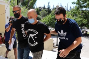 Ηλιούπολη: "Έκανα τον βλάκα, για να μην τη χτυπήσω" υποστηρίζει ο πατέρας της 19χρονης - εικόνα 3