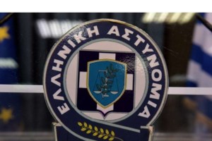 Συνελήφθη διοικητής αστυνομικού τμήματος στην Ίο - Ζήτησε 30.000 ευρώ από επιχειρηματία για να μην κάνει ελέγχους