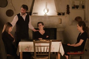 Άγριες Μέλισσες: Η Kατερίνα Διδασκάλου στην παραλία με μαγιό για το τέλος του δεύτερου κύκλου - εικόνα 2