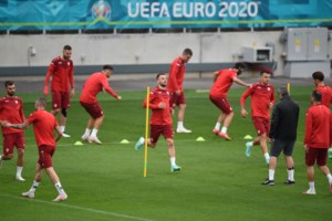 Β. Μακεδονία: Δεν τήρησε καν τα προσχήματα η κρατική τηλεόραση - Μίλαγαν για "εθνική της Μακεδονίας" και αποκαλούσαν τη χώρα "Μακεδονία"