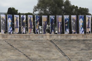 Οίκος Dior: Άκρως ελληνική η πρόσκληση για την επίδειξη μόδας στο Καλλιμάρμαρο [Εικόνες]