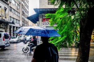 Εκτακτο δελτίο της ΕΜΥ: Επιδεινώνεται ο καιρός με καταιγίδες, κεραυνούς και χαλάζι - Ποιες περιοχές αφορά