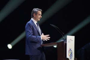 Δήλος: Πάνω από ένας τόνος σκουπιδιών βγήκε από τον βυθό της - Από καπέλα μέχρι καρέκλες - εικόνα 3