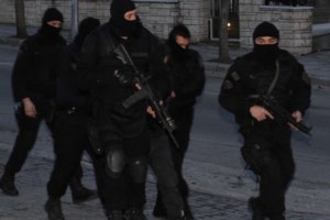 Ανώνυμη καταγγελία οδήγησε στη σύλληψη αστυνομικού που διακινούσε κοκαΐνη- Βρέθηκαν καταθέσεις 600.000 ευρώ - εικόνα 4