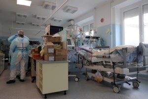 Κορoνοϊός: "Ξέχασαν" τα νέα μέτρα στη Βέροια [Βίντεο]