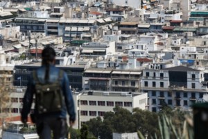 Τρόμος για τον "Δράκο των Εξαρχείων": "Δεν έχω κοιμηθεί μια εβδομάδα τώρα" - Σοκαριστική περιγραφή από 36χρονη - εικόνα 2