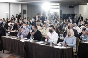 ΚΙΝΑΛ: Καταγγελία υποστηρικτών της Γεννηματά για "κατασκευασμένη" δημοσκόπηση της Opinion