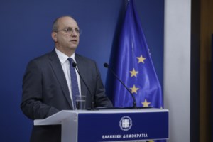 Ξαφνική κρίση- ΠΑΣΟΚ εναντίον Λοβέρδου για τον πρωθυπουργό "άγνωστο χ": Παράδοξο να έχεις τις ίδιες αγωνίες με Οικονόμου και Σκέρτσο - εικόνα 2