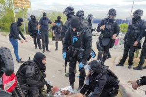 Πολυτεχνειούπολη: "Θα με χτύπαγε με το κατσαβίδι στην καρωτίδα" - Τα πρώτα λόγια της ανθυπαστυνόμου που πυροβόλησε τον Έσκο