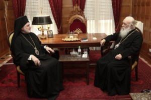 Ο Αντώνης Καραμπατζός εξηγεί στο TheTOC τι αλλάζει με τον γάμο των ομόφυλων ζευγαριών: "Σημαντικό ότι σπάνε τα ταμπού" - εικόνα 7