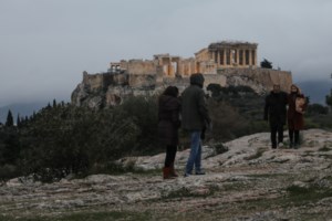 Μύκονος: Το φαινόμενο "Sea Smoke" εξαφάνισε το νησί [βίντεο]