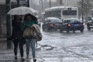 Κακοκαιρία "Ιανός": Καμπανάκι Καλλιάνου για θυελλώδεις ανέμους 11 μποφόρ - Συναγερμός στην Πυροσβεστική - εικόνα 4