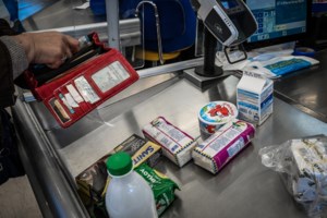 Τσουχτερά και τα παγωτά φέτος: Ακριβότερα κατά 38%, έχουν συρρικνωθεί και οι ποσότητες