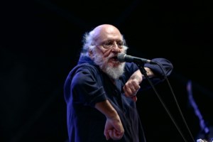 Ο Διονύσης Σαββόπουλος χωρίς "φίλτρα" - Ο σπουδαίος τραγουδοποιός στον τόπο που έβρισκε έμπνευση - Στο Μούρεσι Πηλίου [βίντεο]