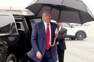 ΗΠΑ: "Αθώος" δηλώνει ο Ντόναλντ Τραμπ και για τις κατηγορίες για τα απόρρητα έγγραφα που κρατούσε στο σπίτι του