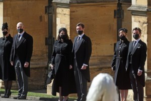 Πριγκίπισσα Ευγενία: Τα απίθανα πλάνα με τον ξανθό γιο της να παίζει με ένα καρχαριάκι... - εικόνα 4