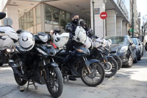 Συμμορία αντιεξουσιαστών εξάρθρωσε η ΕΛΑΣ στην Πάτρα - Γιος του "Στέλιου" της 17Ν ένας από τους συλληφθέντες