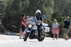 Σπείρα "ξετρύπωσαν" στα Χανιά οι Αρχές - Όπλα, πυρομαχικά και λαθραίος καπνός [Εικόνες]