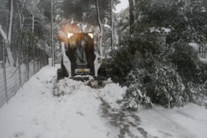 Κακοκαιρία "Μήδεια": Ποιες περιοχές αντιμετωπίζουν χωρίς ρεύμα τον χιονιά - Σε απόγνωση οι κάτοικοι στις Σποράδες - εικόνα 6