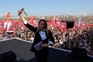 Νέα ανάρτηση Ιμάμογλου μέσα από τις φυλακές: "Η ανομία της Κωνσταντινούπολης είναι ξεκάθαρα ένα πραξικόπημα" - εικόνα 2