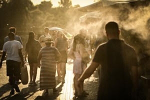 Καύσωνας: Απαγορεύονται οι εξωτερικές εργασίες και τα delivery στην Αττική από 12.00 έως 16.00 το Σάββατο