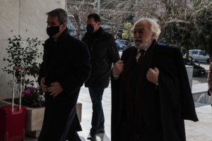 Ειδικό δικαστήριο: "Ο Αλέξης μου, ο Νίκος μου και ο Κώστας μου" - Ο Τόμπρας για τα "παιδιά του Μαξίμου" του Καλογρίτσα