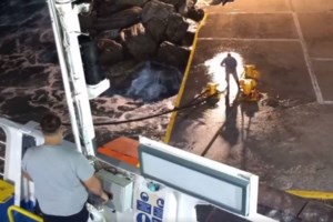 Τρόμος στο Εξπρές Σκοπελίτης: Προσπαθεί να δέσει στη Σχοινούσα με τρικυμία - Φωνές και ουρλιαχτά από τους επιβάτες [Βίντεο]
