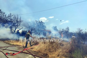 Τέσσερις πυρκαγιές σε Ελευσίνα και Ασπρόπυργο, μεγάλη αναζωπύρωση στον Βαρνάβα - Εκκενώθηκε οικισμός στα Νέα Στύρα