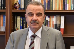 ΣΥΡΙΖΑ: Επίσκεψη Τσίπρα στα "καραμανλικά" λημέρια με όπλο τις υποκλοπές