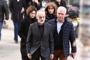 Ξέσπασε η μητέρα του Άλκη Καμπανού: "Κοιτάξτε με, τι σας έφταιξε ο λεβέντης μου;"