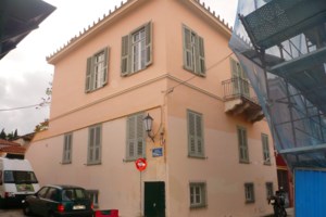 Λέων του Ναυπλίου: Το μνημείο πάνω στον βράχο που εδώ και 180 χρόνια τιμά τα θύματα από επιδημίες [βίντεο]