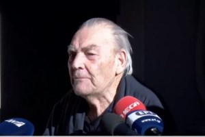 Ομόνοια: Στυλιάρια και κοντάρια ανακάλυψαν οι αστυνομικοί στον σύνδεσμο του ΠΑΟΚ [Εικόνες] - εικόνα 7