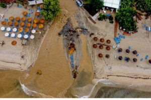 Βιβλική καταστροφή στη Σαραγόσα: Μέσα σε 20' η πόλη βυθίστηκε κάτω από τόνους λάσπης [εικόνες - βίντεο] - εικόνα 3
