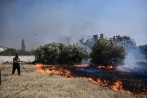 Έκλεισε και η παλαιά και η νέα Εθνική Οδός Αθηνών Κορίνθου- Χάος με ουρές χιλιομέτρων στην Παραλιακή - εικόνα 2