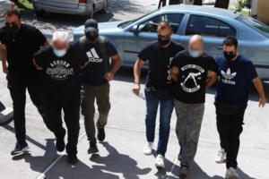 Ηλιούπολη: Η 19χρονη περιγράφει πώς την χτυπούσε, την βίαζε και την εξέδιδε ο αστυνομικός - Εντόπισαν κύκλωμα σωματεμπορίας - εικόνα 3