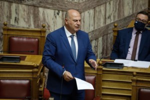 Βουλή: Ψηφίστηκε το νομοσχέδιο για την ιθαγένεια - Στη συζήτηση ο νόμος για Χρυσή Αυγή