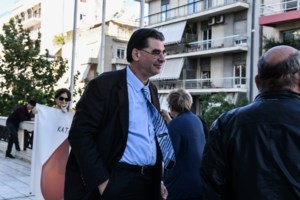 Ελένη Τοπαλούδη: Η μητέρα της χάρισε τα βιβλία της 19χρονης που δολοφονήθηκε - "Πόνος και ανείπωτη θλίψη"