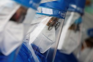 Σύψας: Η Αττική δεν έχει ξεφύγει ακόμη, αλλά πρέπει να προλάβουμε - Να ανοίξει μόνο η Γ' Λυκείου - εικόνα 2