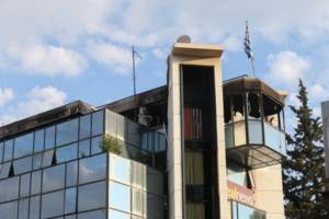 Θεοδωρικάκος από το κτίριο του Real Group: Κανένας πολίτης και κανένας δημοσιογράφος δεν τρομοκρατείται