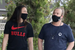 Πήρε "φωτιά" το Survivor: Κάτια Ταραμπάνκο και  Βρισηίδα Ανδριώτου έκαναν ηλιοθεραπεία... topless [Βίντεο]