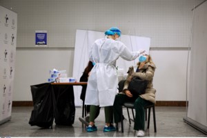 Κορονοϊός: 3.015 νέα κρούσματα σήμερα - 86 θάνατοι και 831 διασωληνωμένοι - εικόνα 2