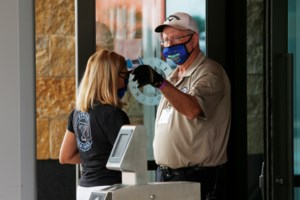 Κωμωδία: Ακυρώνει το lockdown σε 15 πόλεις ο Ερντογάν λόγω σφοδρών αντιδράσεων