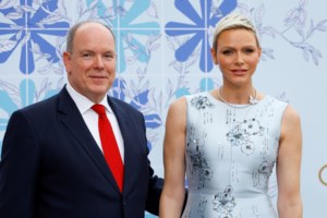 Η εμφάνιση της Σαρλίν στο Βατικανό και το μεγάλο φάουλ - Γιατί "έσπασε" το πρωτόκολλο [εικόνες] - εικόνα 4