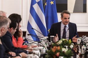 Ο διάλογος Μητσοτάκη - Κουτσούμπα για την ημερομηνία των εκλογών - Η "ατάκα" του πρωθυπουργού [βίντεο]